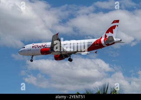 Harry Reid Intl. Flughafen, 8-10-2024 Las Vegas, NV USA Air Canada Rouge Airbus A320 C-GFCP bei finalem Anflug in den Harry Ried International Airport Stockfoto