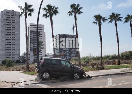 Die Folgen des Hurrikans Dana in Valencia, Spanien - beschädigtes Auto nach Überschwemmung in Valencia Stadt, Spanien Stockfoto