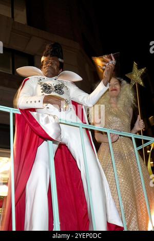 Ny. 31. Oktober 2024. André de Shields für New Yorks Village Halloween Parade, West Village Manhattan, New York, NY, 31. Oktober 2024. Quelle: Kristin Callahan/Everett Collection/Alamy Live News Stockfoto