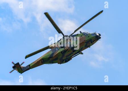 NH-90 Hubschrauber auf der Air Legend Air Show 2024 in Melun, Frankreich Stockfoto