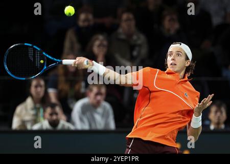 Paris, Frankreich. 31. Oktober 2024. Arthur Cazaux aus Frankreich am 4. Tag des Rolex Paris Masters 2024, einem ATP Masters 1000-Tennisturnier am 31. Oktober 2024 in der Accor Arena in Paris, Frankreich - Foto Jean Catuffe/DPPI Credit: DPPI Media/Alamy Live News Stockfoto