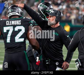 East Rutherford, New Jersey. 31/10/2024, New York Interim Jets Head Coach Jeff Ulbrich während eines Spiels der NFL gegen die Houston Texans im MetLife Stadium in East Rutherford, New Jersey. Duncan Williams/CSM Stockfoto