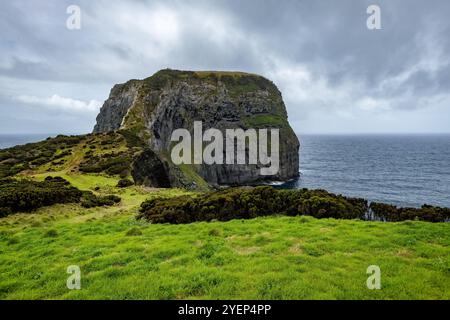 Beeindruckender Klippenfelsen auf den Azoren Portugal Stockfoto