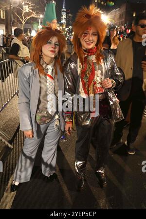 New York, New York, USA. 31. Oktober 2024. Paradebesucher, die bei der 51. Jährlichen Halloween-Parade in Greenwich Village zu sehen waren. (Kreditbild: © Nancy Kaszerman/ZUMA Press Wire) NUR REDAKTIONELLE VERWENDUNG! Nicht für kommerzielle ZWECKE! Stockfoto
