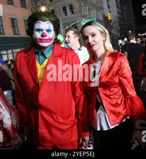 New York, New York, USA. 31. Oktober 2024. Paradebesucher, die bei der 51. Jährlichen Halloween-Parade in Greenwich Village zu sehen waren. (Kreditbild: © Nancy Kaszerman/ZUMA Press Wire) NUR REDAKTIONELLE VERWENDUNG! Nicht für kommerzielle ZWECKE! Stockfoto