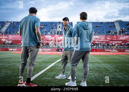 Jose Maria Gimenez (Atletico de Madrid), Rodrigo de Paul (Atletico de Madrid) und Julian Alvarez (Atletico de Madrid) werden während eines Copa del Rey-Spiels zwischen UE Vic und Atletico de Madrid am 31 2024. Oktober bei Estadi Hipolit Planas in Vic, Barcelona, Spanien, gesehen. Foto von Felipe Mondino Stockfoto