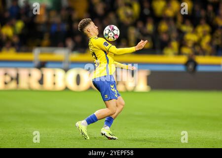 Brondby, Dänemark. 31. Oktober 2024. Clement Bischoff (37) von Broendby IF im Brondby-Stadion im Oddset-Pokalen-Cup-Spiel zwischen Broendby IF und dem FC Midtjylland. Quelle: Gonzales Photo/Alamy Live News Stockfoto