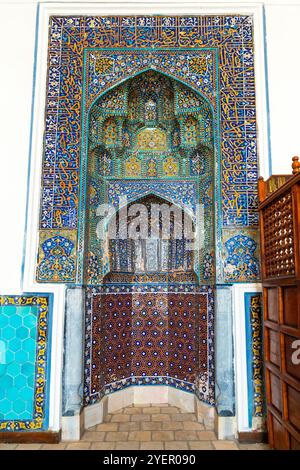 Sehen Sie sich die Mihrab (nisch) historische Kalyan Moschee an, die der wichtigste Ort im heiligen Buchara ist. Kalyan Moschee, das Poi-Kalyan Ensemble ist das zentrale M Stockfoto