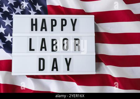 Amerikanische Flagge. Lightbox mit Text HAPPY LABOR DAY Flagge der vereinigten Staaten von Amerika. 4. Juli Unabhängigkeitstag. Nationalfeiertag des USA-Patriotismus. Usa Stockfoto