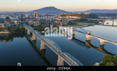 Luftaufnahme eines im Tennessee River Bend fließt um schöne Chatanooga TN Stockfoto