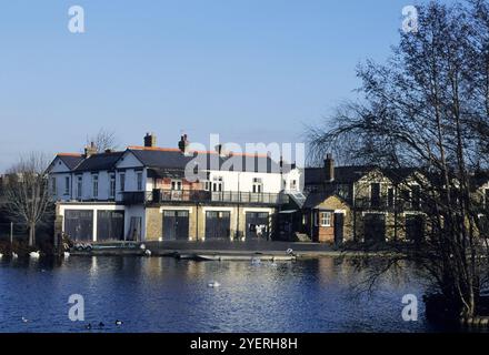 Cottage am Wasser Stockfoto