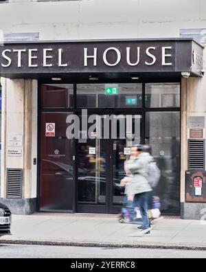 Steel House, ehemaliges Hauptquartier der British Iron and Steel Federation, London, England. Stockfoto