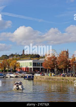 Start- und Motorboote, Fluss Avon, Bristol, Hafen, England, GROSSBRITANNIEN, GB. Stockfoto