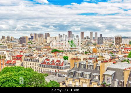 Schöner Panoramablick über Paris vom Dach des Pantheons. Blick von dem Geschäftsviertel La Défense. Stockfoto