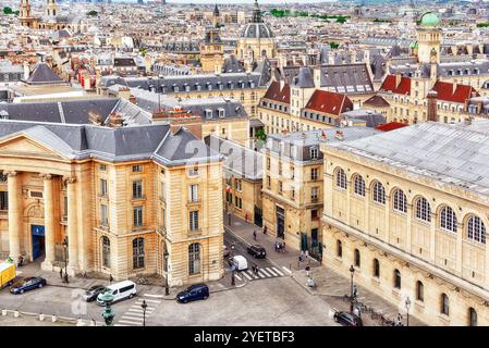 Schöner Panoramablick über Paris vom Dach des Pantheons. Blick auf Universität von Paris. Stockfoto