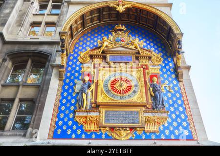 La Conciergerie Horloge (Clock) liegen auf dem Gebäude Palais de Justice, Paris, Frankreich. Stockfoto