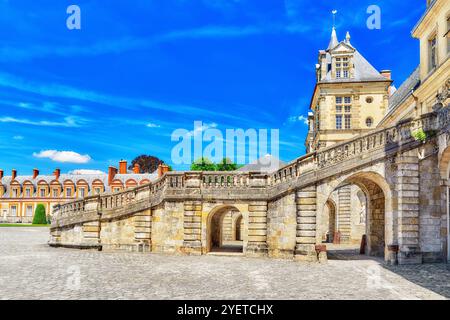 S Residenz der Könige Frankreich - Fassade schöne Schloss Fontainebleau. Stockfoto