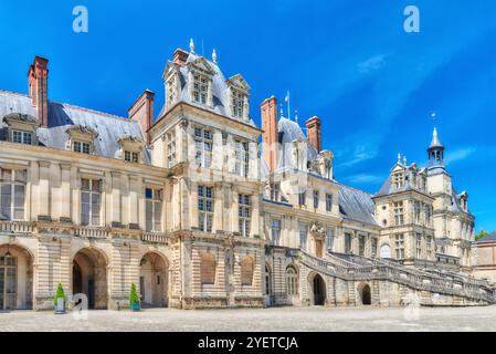 S Residenz der Könige Frankreich - Fassade schöne Schloss Fontainebleau. Stockfoto