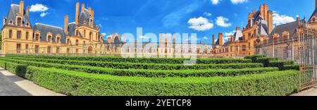 FONTAINEBLEAU, Frankreich - 9. Juli 2016: S Residenz der Könige Frankreich - schöne Schloss Fontainebleau und seinem Park umgeben. Stockfoto