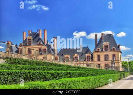 S Residenz der Könige Frankreich - schöne Schloss Fontainebleau und seinem Park umgeben. Stockfoto