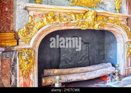 VERSAILLES, Frankreich - 2. Juli 2016: Salon d'Hercule ist im ersten Stock des Chateau de Versailles. Stockfoto