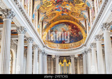 VERSAILLES, Frankreich - 2. Juli 2016: Berühmte königliche Kapelle im Schloss Versailles. Versailles war eine königliche Schloss-die meisten schönen Palast in Frankreich und Stockfoto