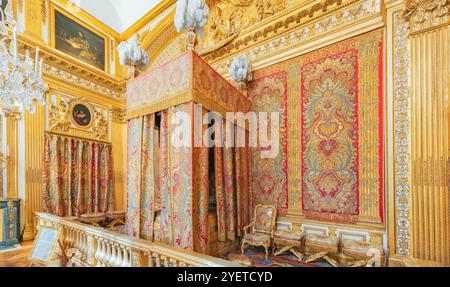 VERSAILLES, Frankreich - 2. Juli 2016: Des Königs Schlafzimmer, 1701 wo Louis XIV bis zu seinem Tod im Jahre 1715 lebte gegründet. Château de Versailles. Stockfoto