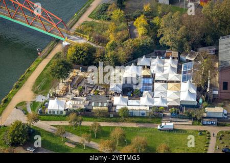 Luftbild, Künstlerzeche Unser Fritz 2/3, Steinmeister s Biergarten - Oskar am Kanal, Gastronomie und Sonnenschirme, an der Papageienbrücke, Unser Fritz, Herne, Ruhrgebiet, Nordrhein-Westfalen, Deutschland ACHTUNGxMINDESTHONORARx60xEURO *** Luftaufnahme, Künstlerkolbe Unser Fritz 2 3, Steinmeisters Biergarten Oskar am Kanal, Gastronomie und Sonnenschirme, an der Papageienbrücke, Unser Fritz, Herne, Ruhrgebiet, Nordrhein-Westfalen, Deutschland ACHTUNGxMINDESTHONORARx60xEURO Stockfoto