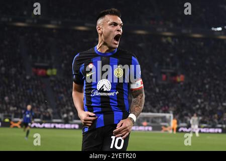 Torino, Italien. November 2023. Foto Fabio Ferrari/LaPresse26 Novembre 2023 - Turin, Italien - Sport - Juventus vs Inter - Campionato italiano di calcio Serie A TIM 2023/2024 - Allianz Stadium. Nella Foto: Lautaro Martinez (FC Inter) esultanza Tor 1-1 26. November 2023 Turin, Italien - Sport Soccer - Juventus vs Inter - italienische Fußball-Meisterschaft Liga A TIM 2023/2024 - Allianz Stadium im Bild: Lautaro Martinez (FC Inter) feiert nach 1-1 Punkten Guthaben: LaPresse/Alamy Live News Stockfoto