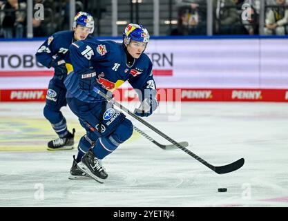 Nikolaus Heigl (EHC Red Bull Muenchen, Nr. 15). GER, EHC Red Bull Muenchen vs. Koelner Haie, Eishockey, DEL, 14. Spieltag, Saison 2024/2025, 01.11.2024. Foto: Eibner-Pressefoto/Heike Feiner Stockfoto