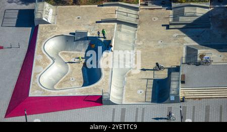 Luftbild, Skatepark an der Sportanlage Campusplatz Nord, Selm, Münsterland, Nordrhein-Westfalen, Deutschland ACHTUNGxMINDESTHONORARx60xEURO *** Luftansicht, Skatepark am Campusplatz Nord, Selm, Münsterland, Nordrhein-Westfalen, Deutschland ATTENTIONxMINDESTHONORARx60xEURO Stockfoto