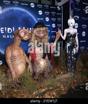 31. Oktober 2024, New York, NY, USA: Tom Kaulitz, Heidi Klum und Leni Klum nehmen an der 23. Jährlichen Heidi Klum Halloween Party im Hard Rock Hotel in New York Teil. 31. Oktober 2024. (Credit Image: © Photo Image Press via ZUMA Press Wire) NUR REDAKTIONELLE VERWENDUNG! Nicht für kommerzielle ZWECKE! Stockfoto
