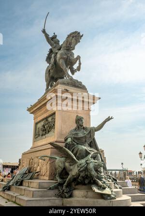 Venedig, Vento – IT – 13. Okt. 2024 das Denkmal von Venedig für Vittorio Emanuele II. Zeigt eine Reiterstatue des ersten Königs Italiens, die die Einheit symbolisiert Stockfoto