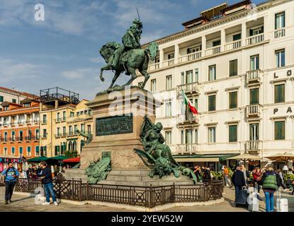 Venedig, Vento – IT – 13. Okt. 2024 das Denkmal von Venedig für Vittorio Emanuele II. Zeigt eine Reiterstatue des ersten Königs Italiens, die die Einheit symbolisiert Stockfoto