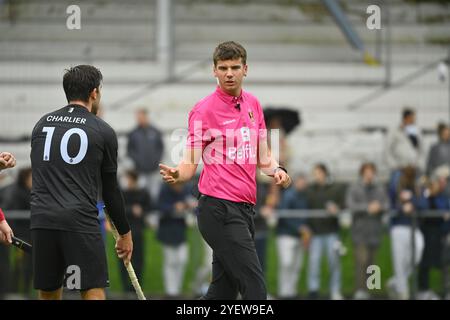 Brüssel, Belgien November 2024. Schiedsrichter Lucien Vanderborght, dargestellt während eines Eishockeyspiels zwischen Racing und Leopold am Freitag, den 1. November 2024 in Brüssel, am 9. Tag der belgischen Hockeymeisterschaft. BELGA FOTO JOHN THYS Credit: Belga News Agency/Alamy Live News Stockfoto