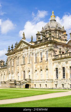 Castle Howard Yorkshire - Südfront und Eingang zu Castle Howard, einem englischen Landhaus in North Yorkshire England Großbritannien GB Europa Stockfoto