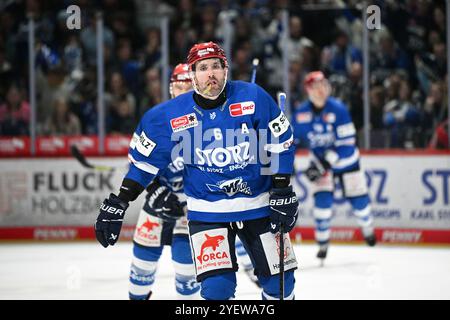 Daryl Boyle (Schwenninger Wild Wings #6) Schwenninger Wild Wings gegen Iserlohn Roosters, Eishockey, DEL, Spieltag 14, Saison 2024/2025, 01.11.2024 Foto: Eibner-Pressefoto/Sven Laegler Stockfoto