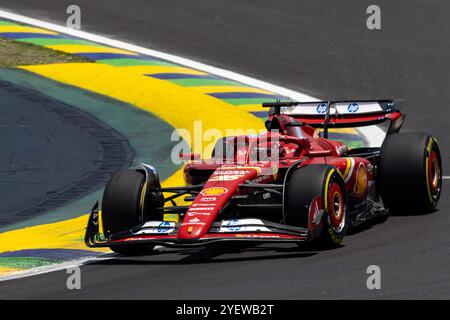 Sao Paulo, Brasilien. November 2024. SAO PAULO, BRASILIEN - 01. NOVEMBER: Charles Leclerc aus Monaco fuhr den (16) Ferrari SF-24 während des Trainings für den Großen Preis von Brasilien der FIA Formel 1 beim Autodromo Jose Carlos Pace am 1. November 2024 in Interlagos, Sao Paulo, Brasilien. (Rodolfo Buhrer /SPP) Credit: SPP Sport Press Photo. /Alamy Live News Stockfoto