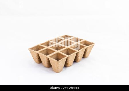 Organische Pflanzenkörbe aus biologisch abbaubarem Material für den Anbau von Pflanzen Stockfoto