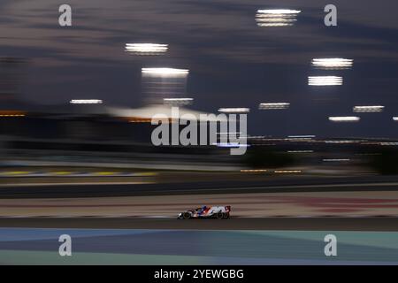 Sakhir, Bahrain. November 2024. BMW M Team WRT Nr.20 Hypercar – BMW M Hybrid V8, Sheldon van der Linde (ZAF), Robin Frijns (NLD), René Rast (DEU) während der Qualifikation. Ahmad Al Shehab/Alamy Live News. Stockfoto