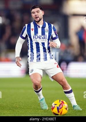 Alex Mowatt von West Bromwich Albion in Aktion während des Sky Bet Championship Matches in der Kenilworth Road, Luton. Bilddatum: Freitag, 1. November 2024. Stockfoto