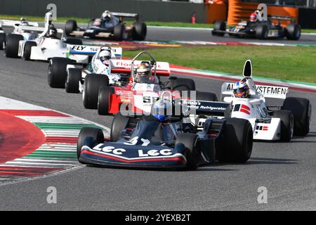 Scarperia, Italien - 12. Oktober 2024: LEC CRP1 des Jahres 1977 ex David Purley fährt von UNKNOWN in Aktion während der Trainingseinheit auf dem Mugello Circuit. Stockfoto