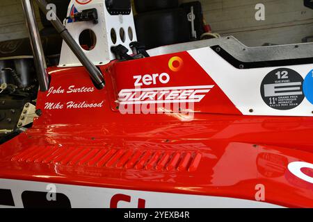 Scarperia, Italien - 12. Oktober 2024: Details der TS9B von Surtees des Jahres 1971 in der Box während der Trainingseinheit auf dem Mugello Circuit. Stockfoto