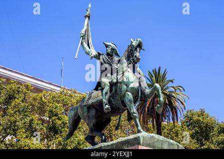 Buenos Aires, Argentinien - 27. Januar 2024 - das Denkmal für General Belgrano (Monumento al General Manuel Belgrano) auf der Plaza de Mayo, einem öffentlichen Platz in f Stockfoto