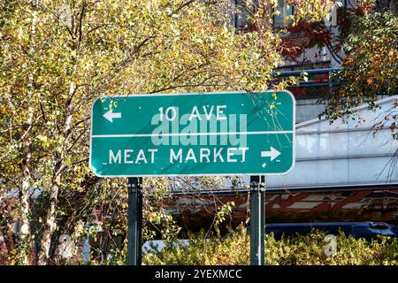 Straßenschild in New york City manhattan zur 10th Avenue und zum Meat Market Stockfoto