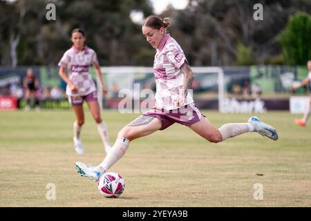 Canberra, Australien; 2. November 2024: Sharn Freier von Brisbane Roar FC im Kampf 2024/25 beim Spiel der Ninja A-League Women Round 1 zwischen Canberra United FC und Brisbane Roar FC im McKellar Park in Canberra, Australien am 2. November 2024. (Foto: Nick Strange/Fotonic/Alamy Live News) Stockfoto