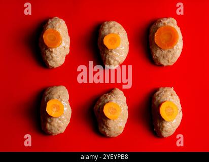 Traditionelles jüdisches pessach-Essen gefilte Fisch mit Karotten Stockfoto