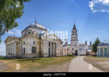 Innenhof in Boris und Gleb Kloster in Torzhok, Russland, Europa Stockfoto