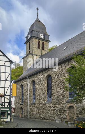 Kirche am Marktplatz im Stadtzentrum von Monschau, Deutschland, Europa Stockfoto