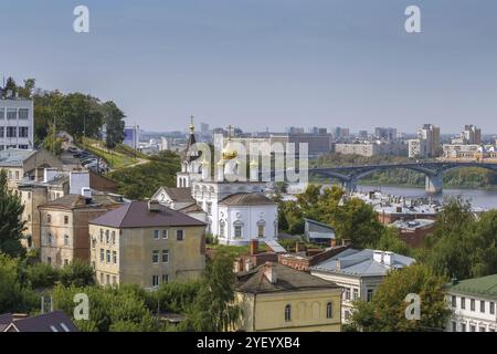 Blick auf Nischni Nowgorod mit der Kirche des Propheten Elija, Russland, Europa Stockfoto